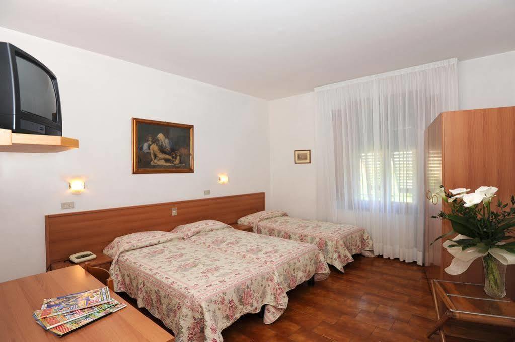 מונטה קטיני טרמה Hotel Prati מראה חיצוני תמונה